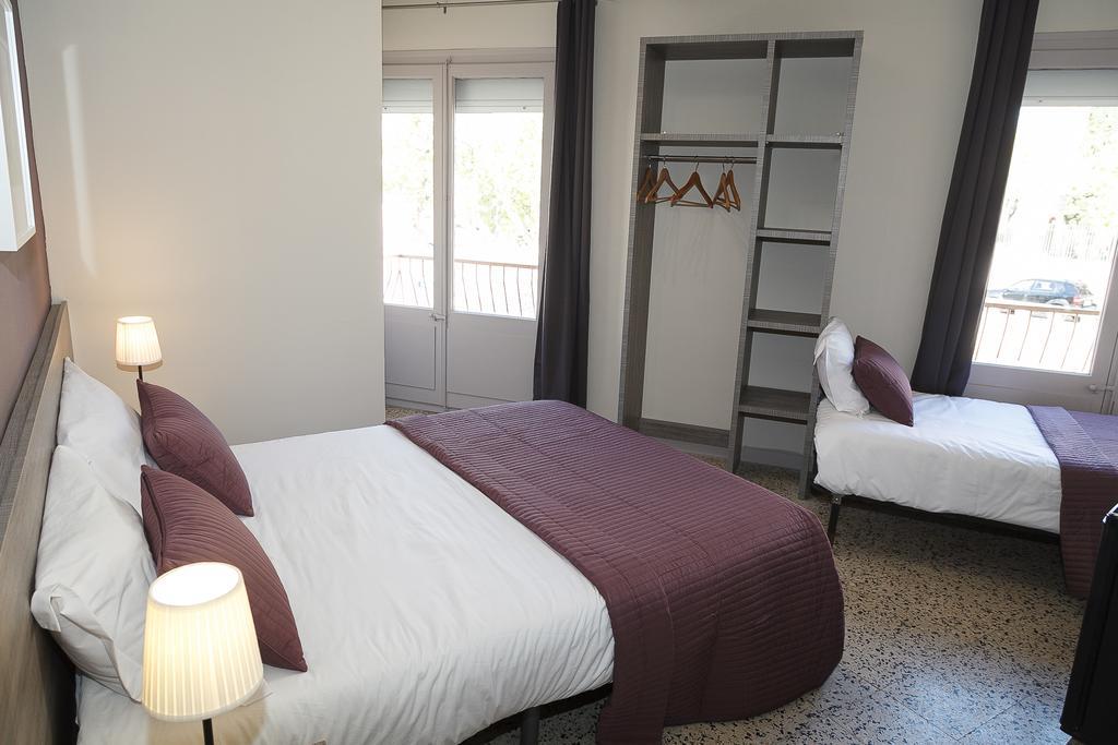 Hostal Fonda Montserrat Cambrils Room photo